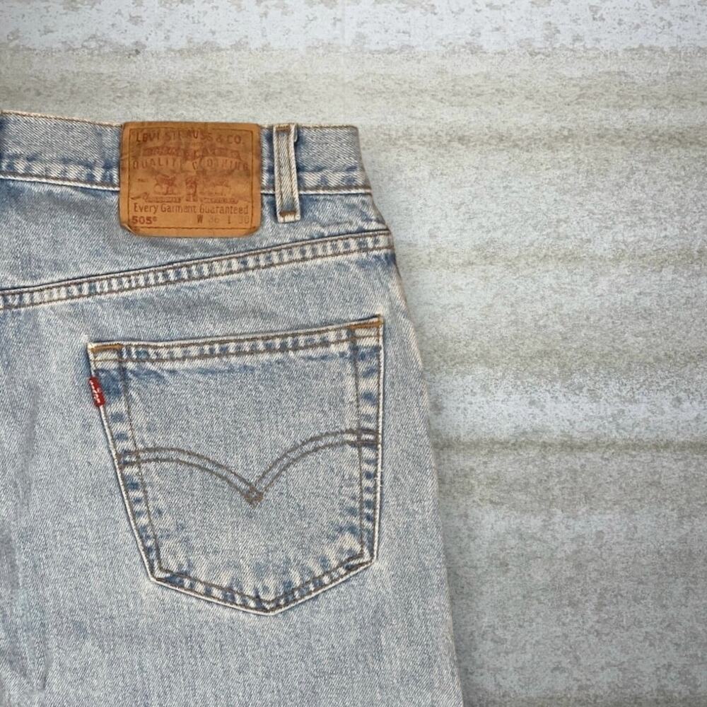 Vintage 90s Levis Jeans 505 36x30 Regular Straight Leg Fit Light Wash Cotton - Picture 3 of 7